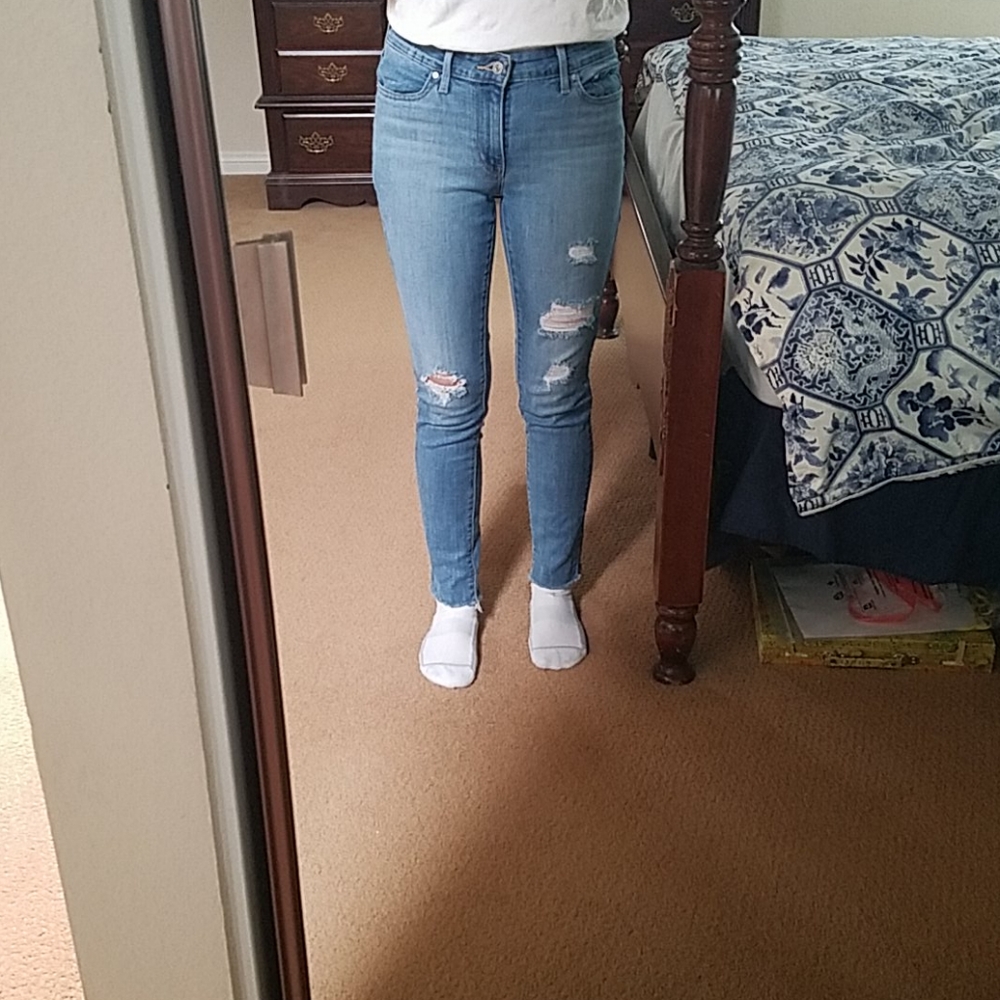 Levi's 711 Distressed Skinny Jeans, Size 28